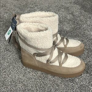 ☃️Cozy Cream and Tan Women's Boots
